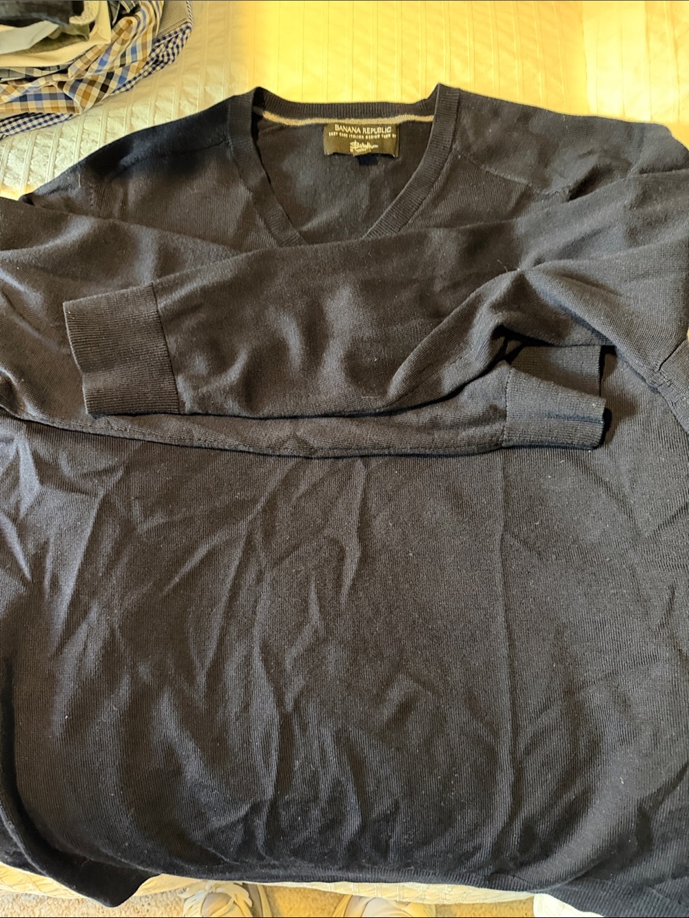 Banana Republic Men's V-Neck Sweater - Dark Blue